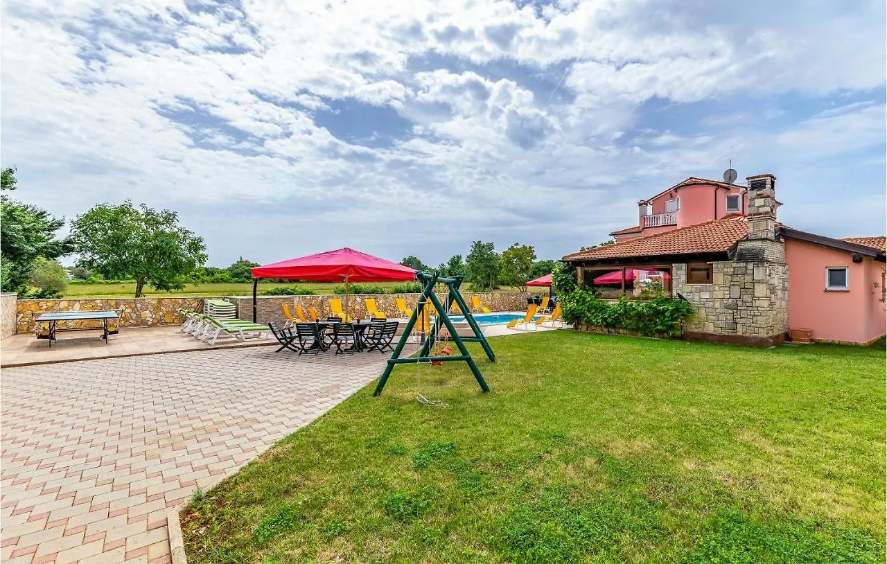 8 Bedroom Lovely Home In Pula Holiday home