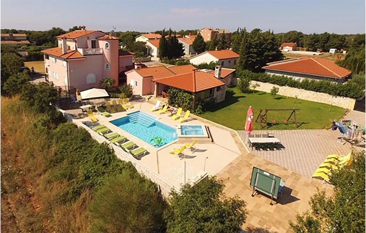 8 Bedroom Lovely Home In Pula Holiday home
