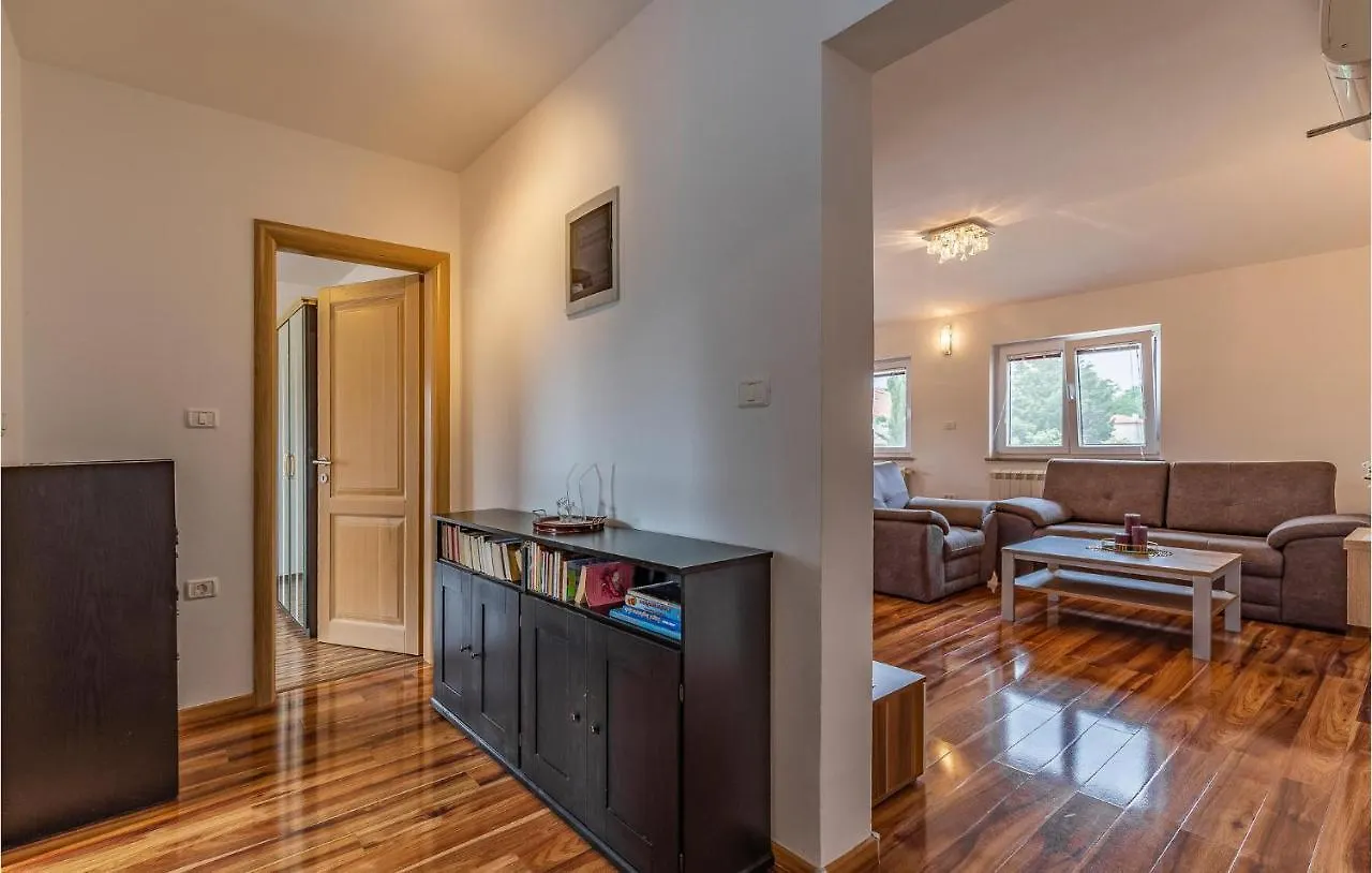 8 Bedroom Lovely Home In Pula Croatia