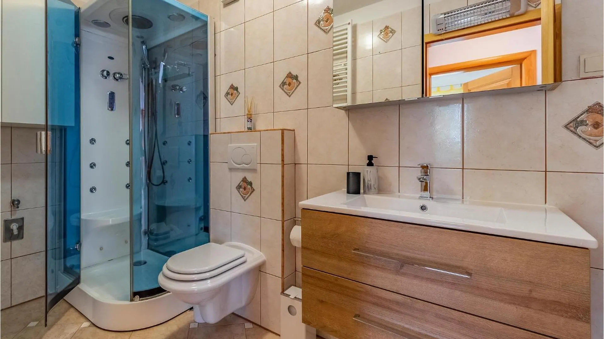 8 Bedroom Lovely Home In Pula Holiday home