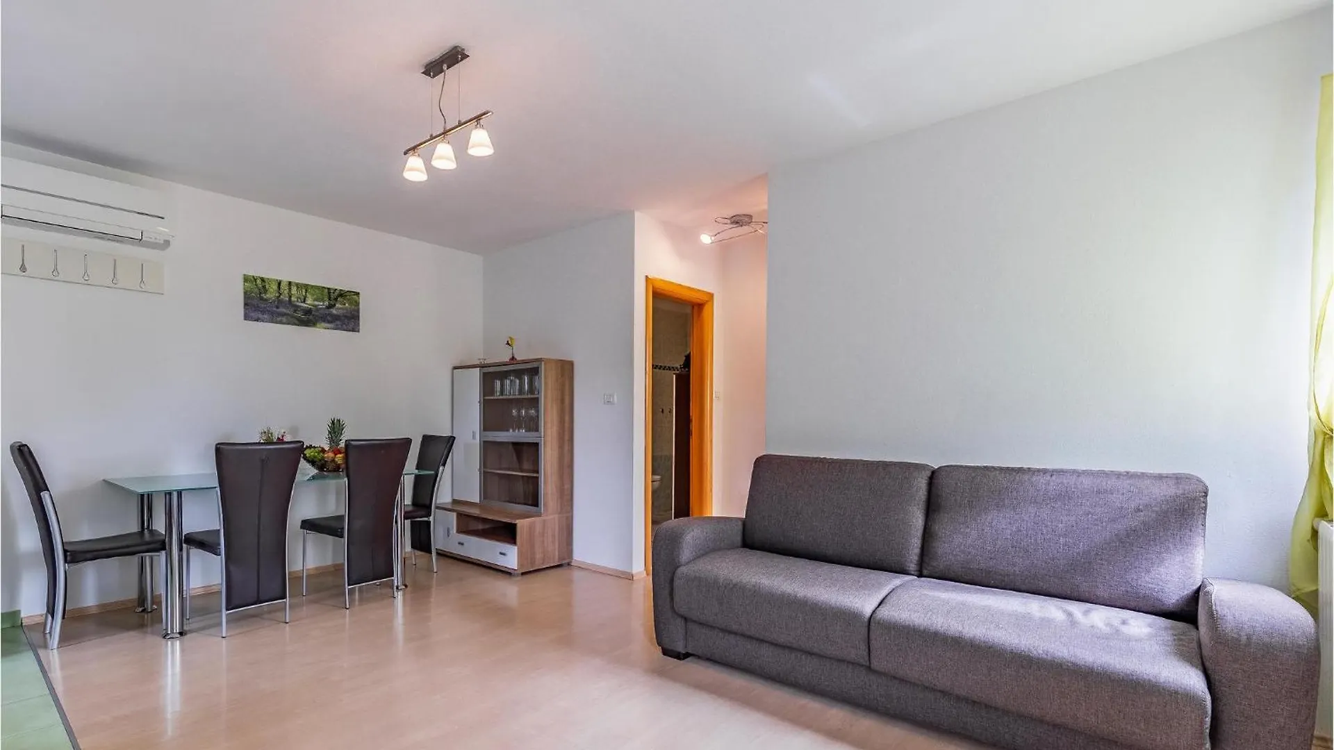 Holiday home 8 Bedroom Lovely Home In Pula