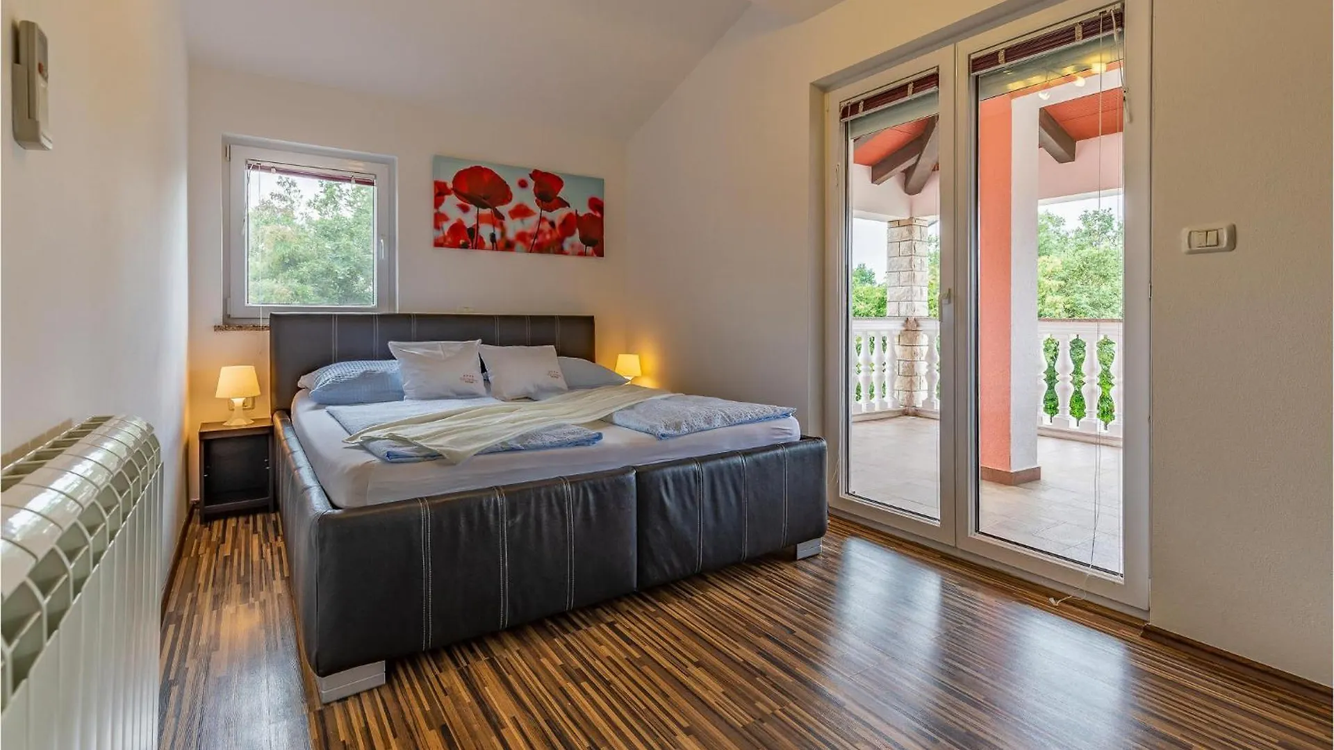 Holiday home 8 Bedroom Lovely Home In Pula