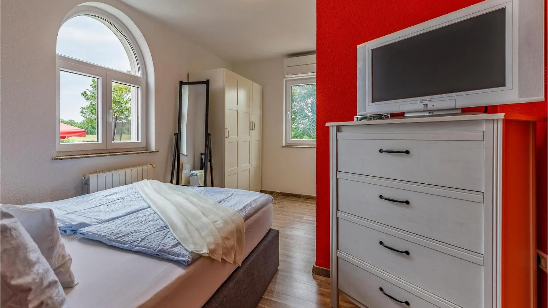 8 Bedroom Lovely Home In Pula Croatia